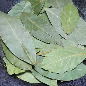 Zhengzhonghe Natuurlijke Kruiden Gedroogd Laurierblad Hele Laurierblaadjes Uit Guangxi China-24 Maanden Houdbaar Om Te Koken - Product Image 1