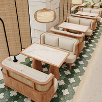 Organisches Modernes Restaurant-Sofa-Set Massivholz Gebogenes Sofa Runde Holzsockel-Tische mit Marmorplatten