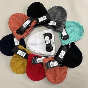 Nouveau bonnet tricoté chaud automne-hiver avec protection anti-vent pour les yeux et les oreilles, idéal pour le cyclisme et le ski en extérieur pour hommes - Product Image 1