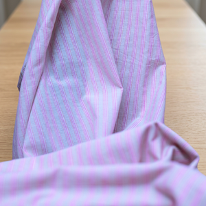 Tissu en coton Khadi tissé à la main de qualité supérieure, 100% biologique, respectueux de l'environnement, chemise pour filles, rayures roses, 60 GSM, léger, tissé à la main - Product Image 1