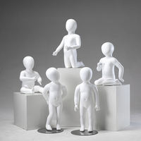 Mannequin bébé enfant corps entier pour vitrine de magasin de vêtements pour enfants, avec base en verre