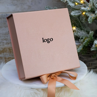 Souvenirs logo Carton rigide couleur or rose Couvercle magnétique de luxe Pack cosmétique Coffret cadeau rose pour bébé avec ruban