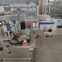 Machine d'étiquetage automatique de type linéaire pour bouteilles rondes, carrées et plates, avec étiquettes autocollantes