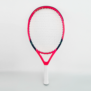 <span class=keywords><strong>Raquette</strong></span> <span class=keywords><strong>de</strong></span> <span class=keywords><strong>Tennis</strong></span> personnalisée <span class=keywords><strong>de</strong></span> <span class=keywords><strong>23</strong></span> <span class=keywords><strong>pouces</strong></span> en fibre <span class=keywords><strong>de</strong></span> carbone <span class=keywords><strong>de</strong></span> bonne qualité pour enfants - Product Image 2