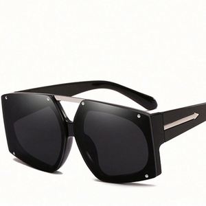 New Arrivals Trendy Men Women <b>Mirror</b> Lens <b>Irregular</b> Rimless Sunglasses Custom Logo UV400 Oversized Women Sunglasses 2021 - Product Image 2