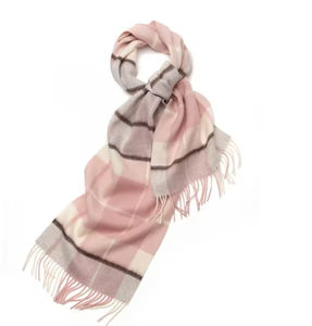 Bufanda Transpirable y Suave 100% Lana Merino con Patrón de Cuadros Británicos, Tejido Fino Largo, Tartán Rosa, Bufanda para Mujer, Multiusos para Otoño - Product Image 1