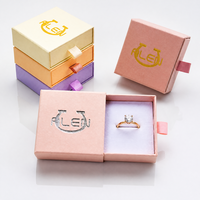 Boîte d'emballage de bijoux en carton rigide de luxe avec logo personnalisé, style tiroir coulissant avec poignée en ruban pour bague, collier, boucles d'oreilles