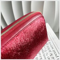 Pochette de Maquillage Portable en Velours Doux au Toucher Soie, Sac Organisateur Cosmétique avec Poignée Souple, Personnalisation Logo et Couleur, Fermeture Ouverte, Résistant à l'Eau
