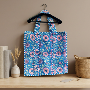 Bolso de hombro acolchado de algodón bordado con motivos florales para salidas informales, compras, viajes y uso diario. - Product Image 1