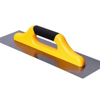 Truelle de plâtrage durable à manche en plastique bimateriel pour une finition lisse et une utilisation professionnelle dans la construction, grattoir