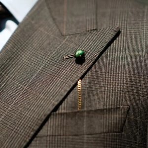 Costume sur mesure pour homme à double boutonnage de luxe discret avec poche basse Besom, veste sur mesure pour homme en brun foncé Prince de Galles - Product Image 3