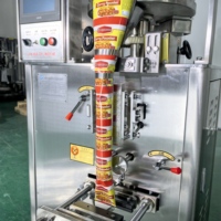 Machine d'emballage multifonctionnelle automatique pour le remplissage et la fermeture de sachets de poudre d'épices, d'assaisonnements et de condiments en granulés