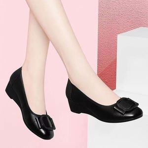 High-quality Leather <b>Shoes</b> That Are Casual, Versatile, Made of Super <b>Soft</b> Leather with <b>Soft</b> Soles and in Solid Colors. - Product Image 6