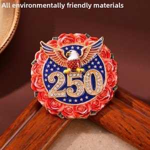 Broche Comemorativo do 250º Dia da Independência dos EUA com Design de Águia-Careca Cravejado de Rosas e Diamantes, Feito de Liga de Zinco Ecológica - Product Image 2