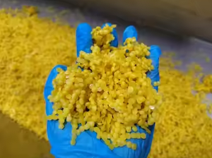 Pastilles de cire d'abeille naturelle jaune et blanche, écologiques, faites à la main, pour la fabrication de bougies alimentaires et cosmétiques, décoration intérieure, haute pureté, en vrac - Product Image 2