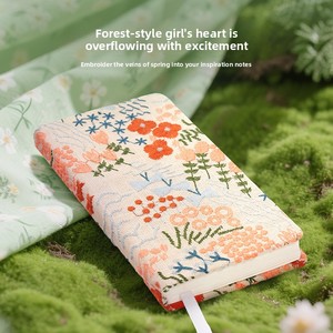 Carnet en tissu brodé mignon et simple A6, portable, avec <span class=keywords><strong>pages</strong></span> vierges et motif petite marguerite, idéal comme cadeau - Product Image 1