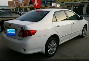 Toyota Corolla d'occasion 2009 1.8L Manuelle GLXi Édition Anniversaire Construction Robuste Performances Démontrées <span class=keywords><strong>Automobile</strong></span> d'occasion Premium - Product Image 4