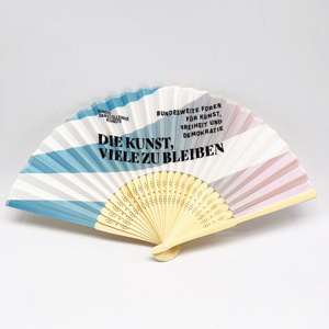 Abanicos Plegables Personalizados con Diseño Impreso QM, Abanicos Promocionales de Plástico/Madera/Bambú - Product Image 6
