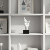 Statuette de fille en résine, décoration créative pour la maison, art moderne, décoration de table de luxe légère, cadeau