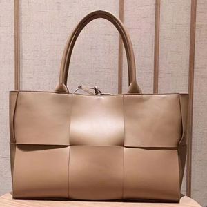 Bolso de diseñador para mujer, bolso de compras tejido de cuero genuino de lujo para mujer, bolso cruzado de hombro con tirantes, venta al por mayor, 2025 - Product Image 3