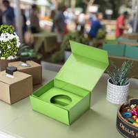 Boîte cadeau magnétique pliable Boîte d'emballage verte en carton rigide de stockage d'insertion personnalisée
