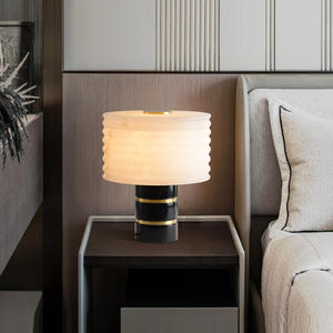 Lampe <span class=keywords><strong>de</strong></span> <span class=keywords><strong>table</strong></span> design simple et moderne pour salon chambre à coucher corps en laiton albâtre tout cuivre pour maître <span class=keywords><strong>chevet</strong></span> usage décoratif - Product Image 2