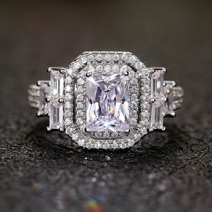 Anello Quadrato Elegante da Donna per Feste, Matrimoni, Anniversari, Accessorio da Mano, Regalo - Product Image 1