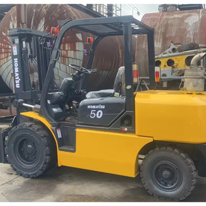 Chariot élévateur diesel Komatsu FD50 FD30 d'occasion de haute qualité, 5 tonnes, mât à deux étages, pneus pleins, longueur de fourche 1000 mm, Japon, tout-terrain - Product Image 1