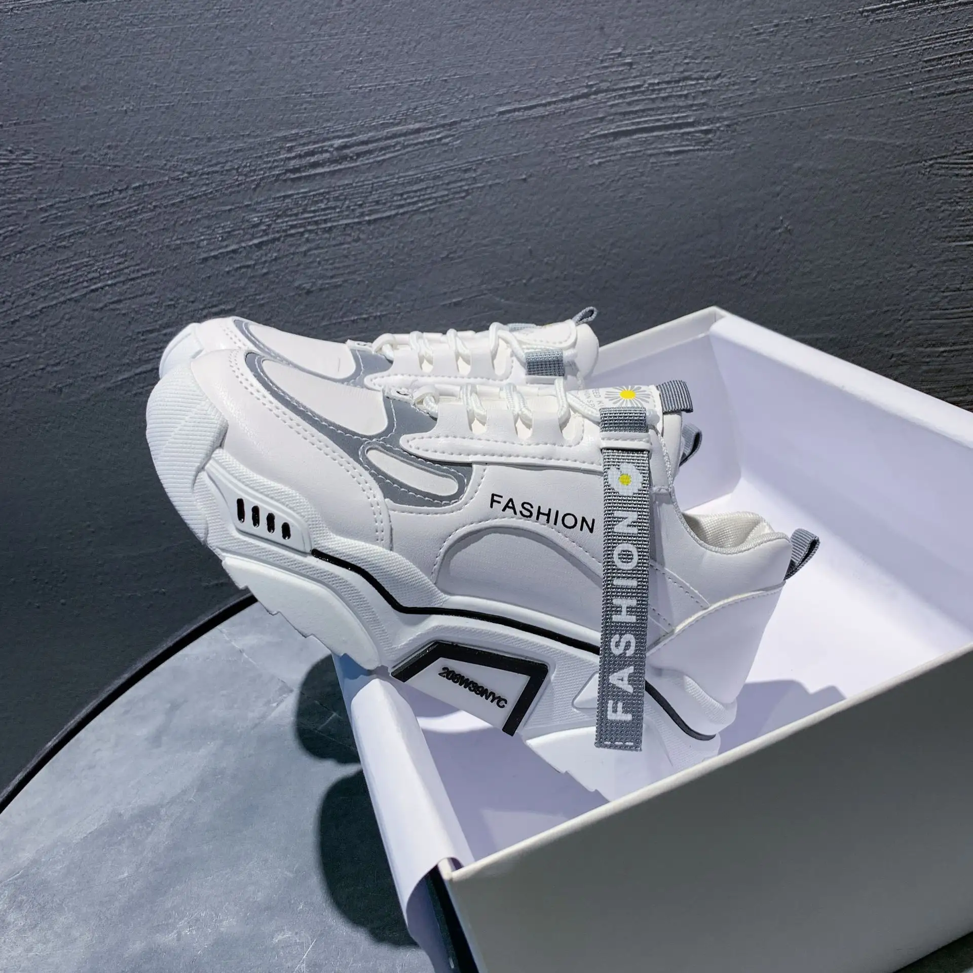 2022 vendita calda di alta qualità s Vulcanize scarpe Chunky Sneaker Casual Fashion Platform scarpe da passeggio per le donne