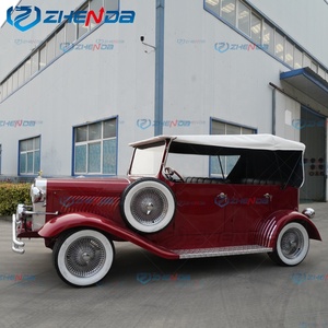 Transporte Especializado de Auto Clásico Rojo con Techo Blanco, Vehículo Retro Vintage en Venta - Product Image 3