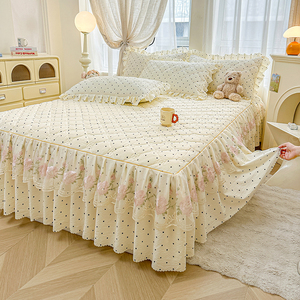Juego de Ropa de Cama Acolchada con Diseño Floral Morado, 4 Piezas, Cubrecama con Volantes de Encaje y Fundas de Almohada, Tamaño King y Queen, Ropa de Cama de Algodón Suave - Product Image 4