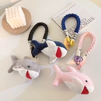 Porte-clés pendentif en peluche requin mignon et doux de 15 cm, rembourré en coton PP, jouet en peluche animal marin pour mascottes