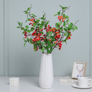 Arreglo Floral de Bayas Artificiales Ruilisi, Flor de Seda con Hojas para Decoración Navideña del Hogar y Hoteles - Product Image 2