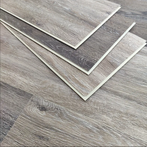 Suelo <span class=keywords><strong>de</strong></span> vinilo <span class=keywords><strong>de</strong></span> plástico PVC/SPC/LVT <span class=keywords><strong>de</strong></span> fábrica, antiestático, impermeable, ignífugo, resistente al desgaste - Product Image 1