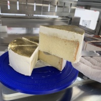 Machine de découpe automatique à ultrasons pour gâteaux avec contrôle intelligent pour la préparation de gâteaux au chocolat et de desserts