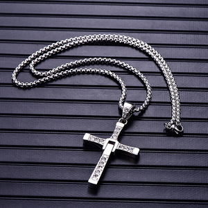 Colgante de Cruz de acero inoxidable de gran velocidad y pasión de moda con collar de Joyería de diamantes - Product Image 5