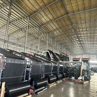لفافة قماش مانع للأعشاب الضارة مع ثقوب مقطوعة مسبقًا للزراعة، نسيج HDPE مقاوم للشيخوخة ومقاوم للأشعة الشمسية لمحاصيل الخضروات