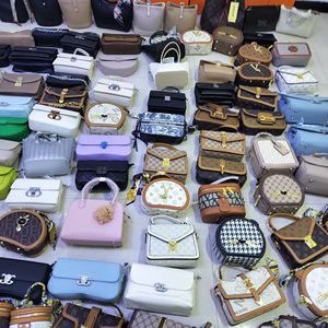 女式斜挎包时尚斜挎包库存清仓批发简约设计 - Product Image 4