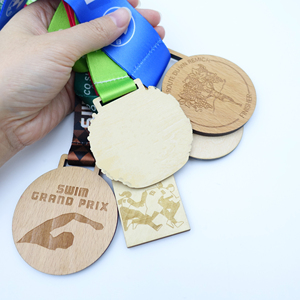 Rosette d'équipe gravée personnalisée de haute qualité tir à l'arc danse latine gymnastique rythmique MMA corde à ramer tir à sauter médaille en bois - Product Image 1