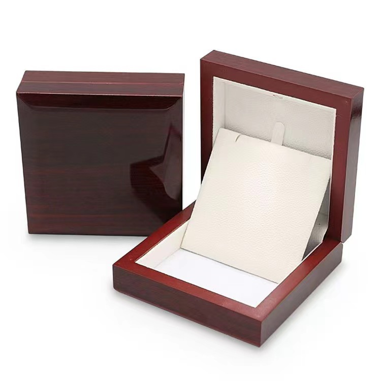 Boîte en bois avec lampe-180g