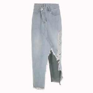 Jupe longue en jean déchiré pour femme, jupe midi en denim tendance, style streetwear, bleu clair délavé, tricotée - Product Image 1