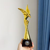 Trophée en cristal d'événement oiseau phénix en résine dorée MH-NJ0419