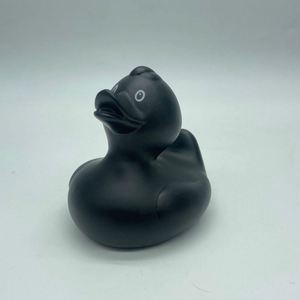 Vente en gros de jouets de bain pour bébés, canard noir géant en caoutchouc souple de 3 pouces, avec son, couleur unie, pour jouer dans l'eau - Product Image 6
