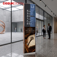 Totem numérique vertical COSUN pour affichage publicitaire sur pied en intérieur