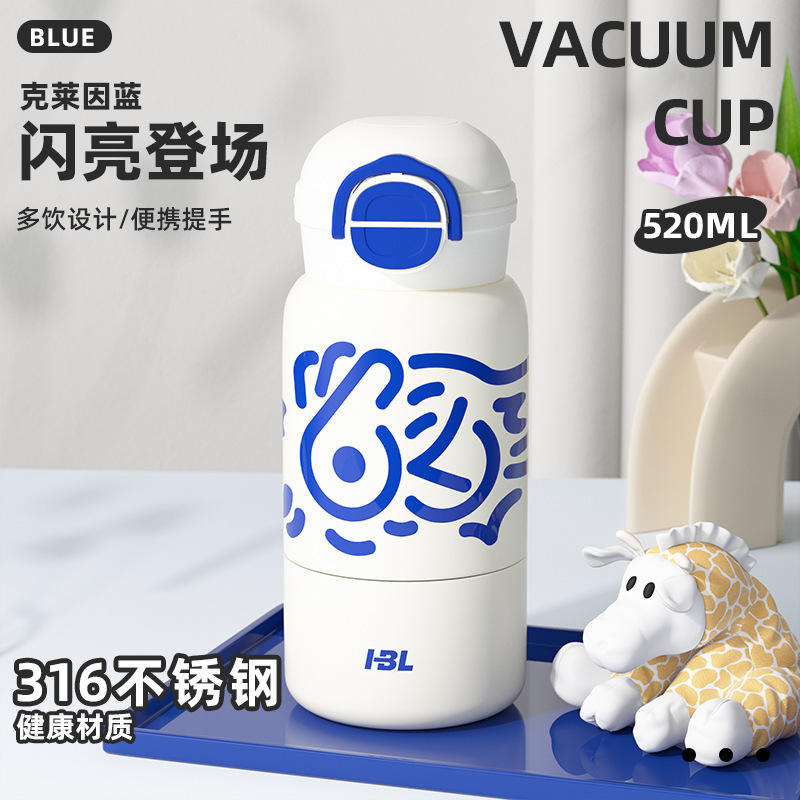 Bleu [dessin animé trois boissons partageant la couverture]