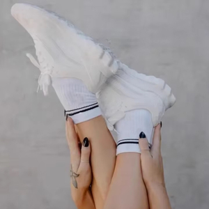 ถุงเท้าโยคะฟิตเนสสำหรับผู้หญิง ถุงเท้ากีฬาแบบถักเนื้อนุ่ม ระบายอากาศได้ดี สวมใส่สบาย หลายสี แฟชั่น พร้อมโลโก้ด้านล่าง เหมาะสำหรับทุกฤดู - Product Image 4