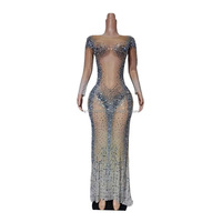 Robe longue traînante Suiying haut de gamme en maille argentée scintillante ornée de diamants, idéale pour les fêtes d'anniversaire, les performances sur le podium et les costumes de présentatrice.