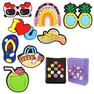 Breloques en silicone et PVC personnalisées en gros, breloques amusantes pour sacs à main pour femmes, accessoires pour sacs de plage - Product Image 4