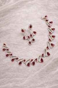 Ensemble de bijoux de mariée élégant en diamants américains - Collier et boucles d'oreilles classiques en deux pièces pour femmes et filles - Product Image 4