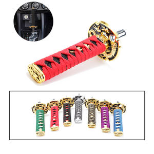 Poignée de levier de vitesses de voiture de style rétro JDM Samurai <span class=keywords><strong>Katana</strong></span> avec décoration dorée - Product Image 1